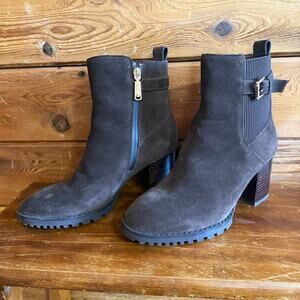 BLONDO Beautiful Classy Waterproof Suede Tamera Brown Bootie Size 8